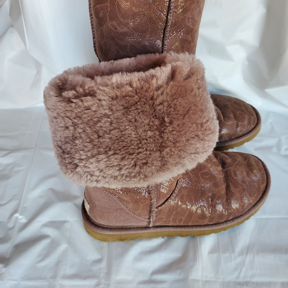Pink lace style Ugg boots - Picture 3 of 9